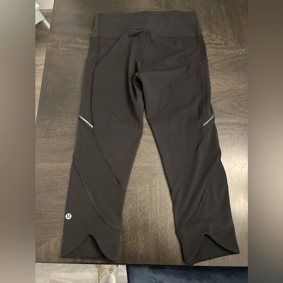 Lululemon Home Stretch Crop 19” Size 4 - Picture 6 of 10